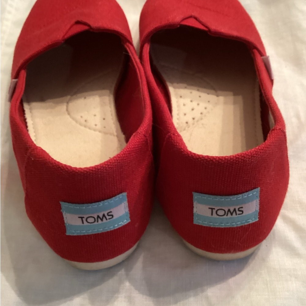 Tom’s Red Canvas “Alpargata” Slip On Shoe - Picture 3 of 6